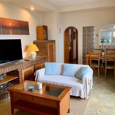 Carihuela Beachfront Penthouse, Unique Views Apartment
