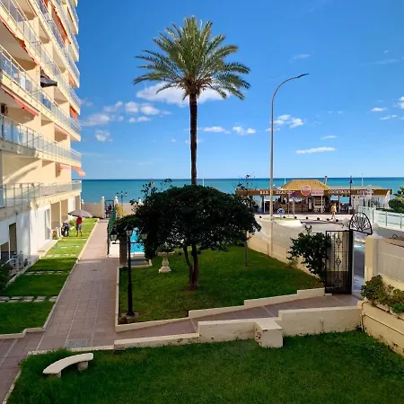 아파트 Carihuela Beachfront Penthouse, Unique Views 토레몰리노스
