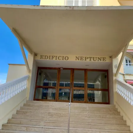 Carihuela Beachfront Penthouse, Unique Views Apartment