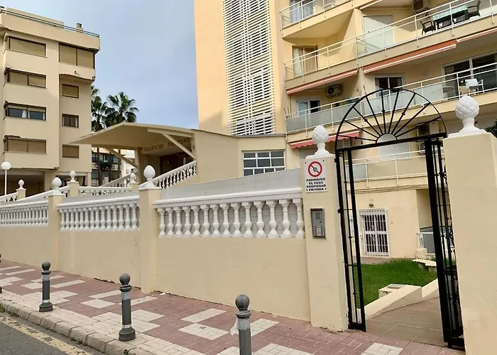 Carihuela Beachfront Penthouse, Unique Views Apartment