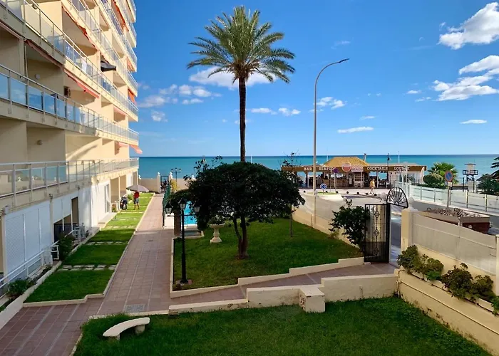 Apartment Carihuela Beachfront Penthouse, Unique Views Torremolinos