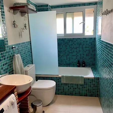 Carihuela Beachfront Penthouse, Unique Views Apartamento *