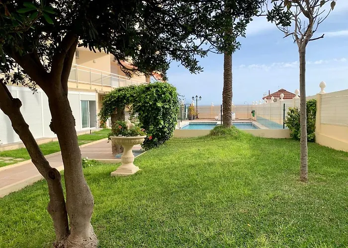 Carihuela Beachfront Penthouse, Unique Views Apartamento