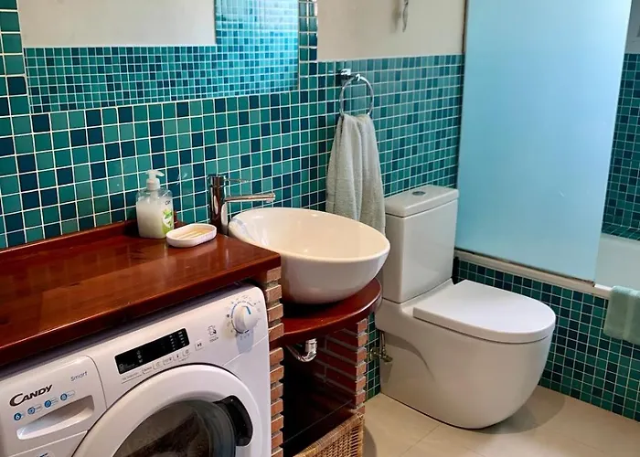 Carihuela Beachfront Penthouse, Unique Views Appartement