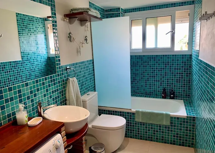 Carihuela Beachfront Penthouse, Unique Views Torremolinos