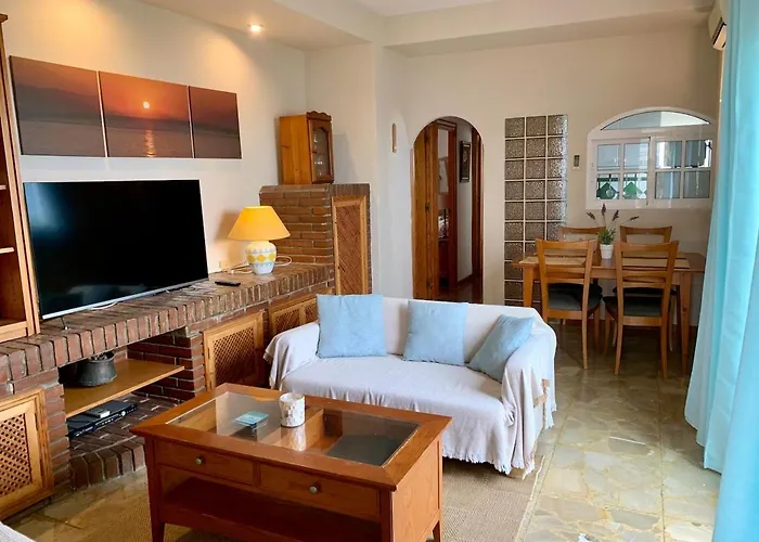 Carihuela Beachfront Penthouse, Unique Views Apartamento