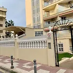 Carihuela Beachfront Penthouse, Unique Views شقة