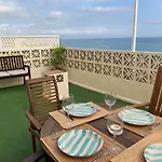 Carihuela Beachfront Penthouse, Unique Views توريمولينوس