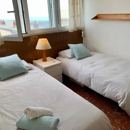 Carihuela Beachfront Penthouse, Unique Views Appartement Torremolinos