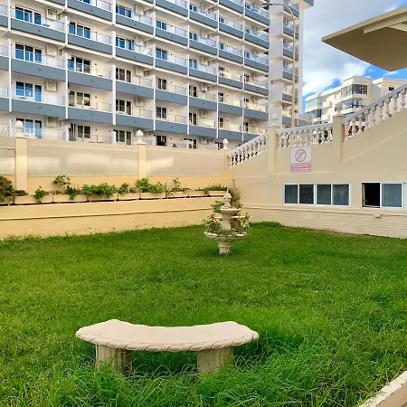 Carihuela Beachfront Penthouse, Unique Views Appartement *