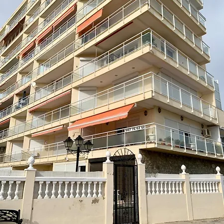 Carihuela Beachfront Penthouse, Unique Views Appartement *