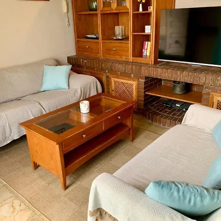 Carihuela Beachfront Penthouse, Unique Views Appartement