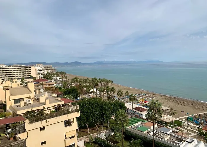 Carihuela Beachfront Penthouse, Unique Views Apartment