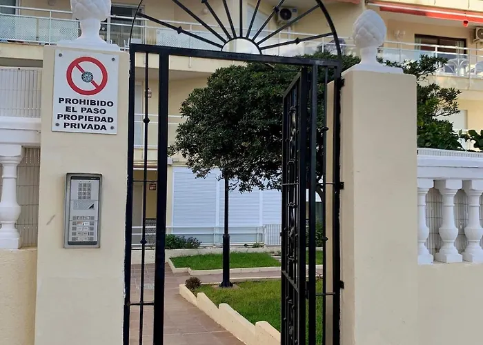 Carihuela Beachfront Penthouse, Unique Views Apartment *