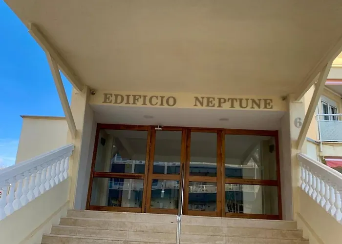 Carihuela Beachfront Penthouse, Unique Views Apartment